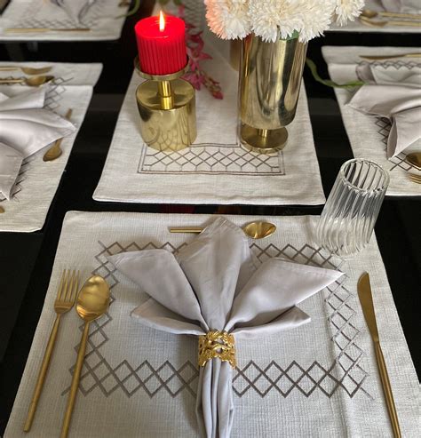 Sadyaska Zigzag Grey Set 13 Pcs Table Linen – Panipat Handloom