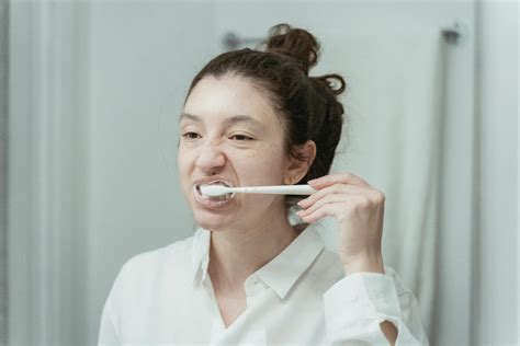 Is It OK to Eat After Brushing Teeth? | Best Practices Explained