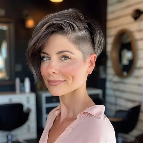 The 15 Best Short Hairstyles for Thick Hair Trending in 2021
