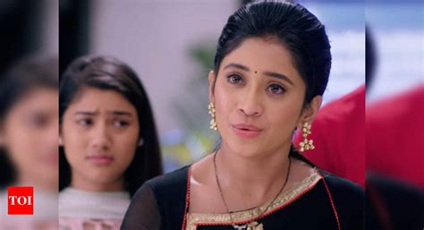 Mr. Jhaberi turns the tables on Trisha; fights the case for Luv and ...