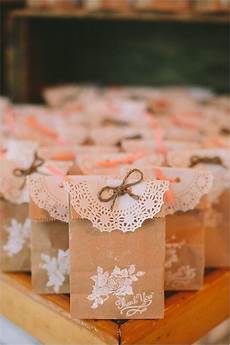 Best Diy Wedding Gifts by Diy Rustic Wedding Favors With Paper Bags Detalles De Best Diy Wedding Gifts