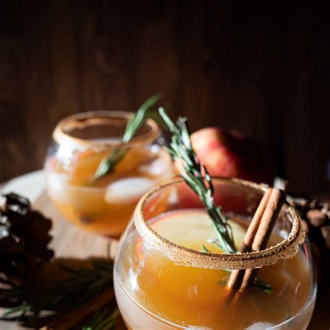 Toasted Apple Cider Bourbon Smash | Holiday Bourbon Cocktail