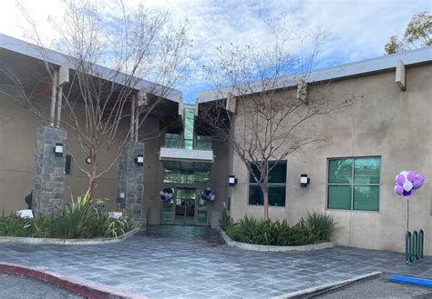 Palisades Branch Library FINALLY Reopens with a Fresh New Look ...