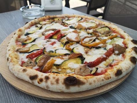 Brilliant pizzeria - Reviews, Photos - Pizzeria ,,la Luna" - Tripadvisor