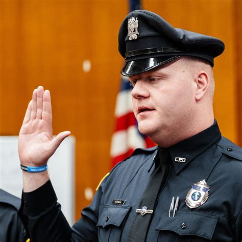 Two new Lynn police officers sworn in - Itemlive