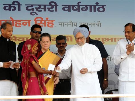Manmohan Singh 5 Biggest Reforms During UPA Govt: From RTI To RTE ...