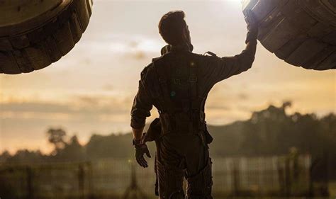 ஹிருத்திக் ரோஷனின் ‘ஃபைட்டர்’ ஜனவரியில் ரிலீஸ் | Hrithik Roshan unveils ...