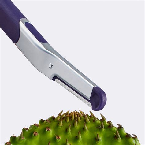 Exfoliate & Smooth Your Skin with Dermaplane Razor | Flamingo