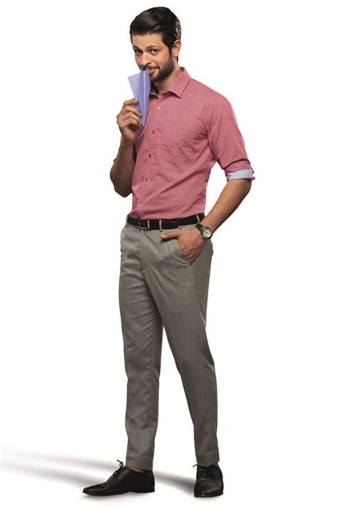 Beat The First Job Jitters With These 5 Semi-Formal Looks