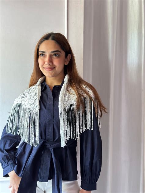 Hand-Embellished Sequin & Tassel Cape | NoLabels – Nolabels