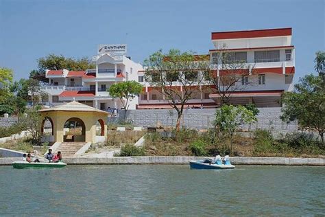 RHYTHMS LAKE VIEW RESORTS (Yelagiri, Tamil Nadu) - Hotel Reviews ...