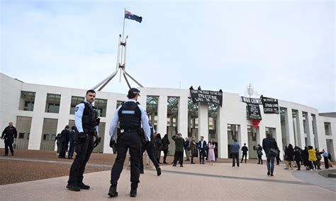Pro-Palestinian protesters breach security at Australia's Parliament ...