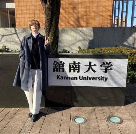 kaori | wangi on Twitter: "Aki tuh kepikiran pose kayak gini aja udah keliatan Aki banget!! 🤣 ️ ...