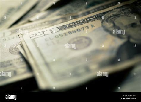 Money 20 Dollar Bills Pile 的图像结果