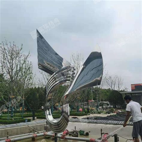 鹤壁东站：不锈钢地标建筑，鹤群雕塑重50吨，高16.8米，总宽度4.1米-搜狐大视野-搜狐新闻