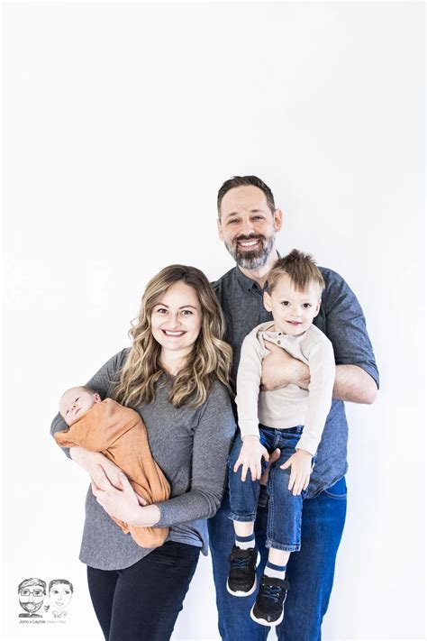 Brantford Photo Studio//Family Session