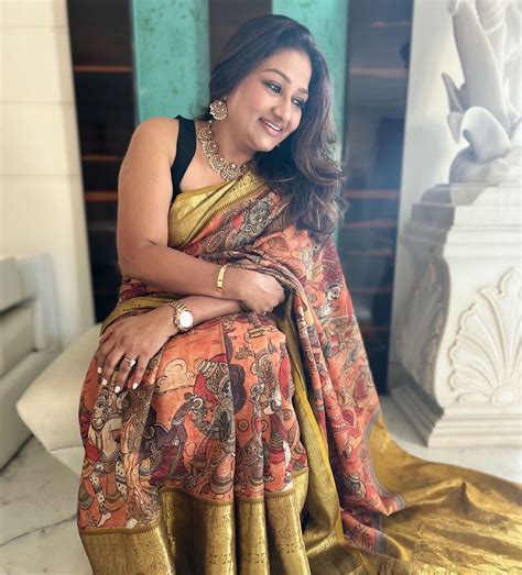 Kapaas Katha - Handloom and handmade Clothing