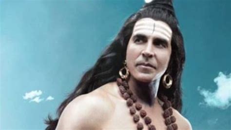 Akshay Kumar Gets Trolled For Using Teleprompter Again In Kannappa ...