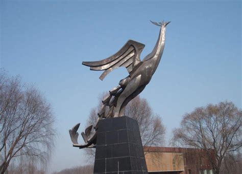 凤凰不锈钢雕塑欣赏 – 北京博仟雕塑公司
