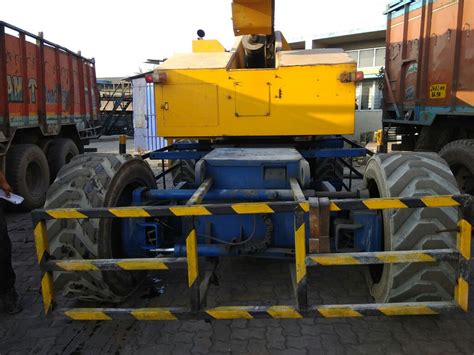 Aria |rent straight boomlift machine