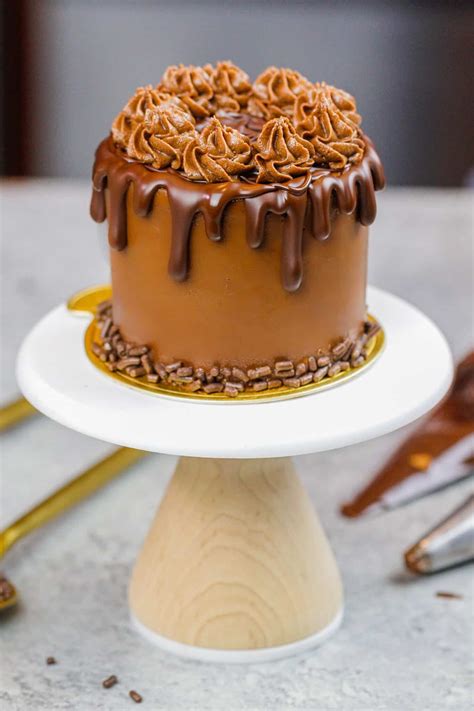 Mini Chocolate Cake Recipe: The Perfect Date Night Dessert - Chelsweets