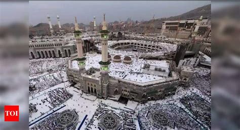 First batch of Haj pilgrims leaves for Saudi Arabia | India News ...