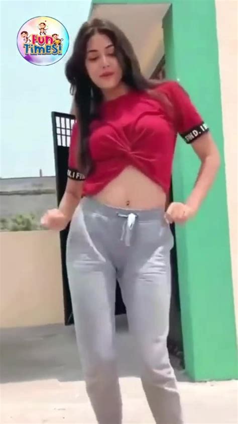 Hot girls 🥵dance - One News Page VIDEO