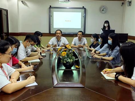 外国语学院举行庆祝新中国成立70周年系列活动之英语角