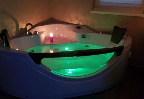 Jacuzzi Room (Subotica, Srbija) | Turistički Centri, Hoteli i Apartmani ...