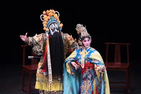 Chinese Traditional Opera Actor with Theatrical Costume Editorial Stock ...