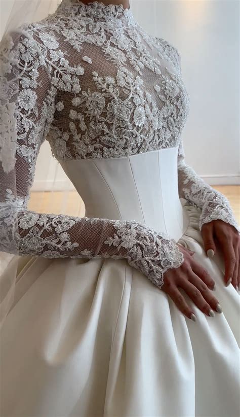 Pin by Dawn Eaton on Wedding/Event Inspiration | Wedding gowns, Wedding dresses unique, Wedding ...