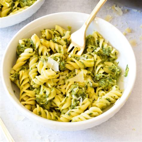 Creamy Kale Sauce Pasta - caramel and cashews