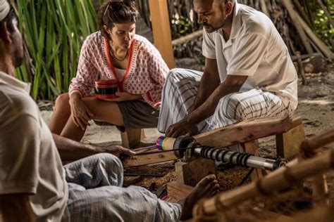 Maldives Local People 的图像结果