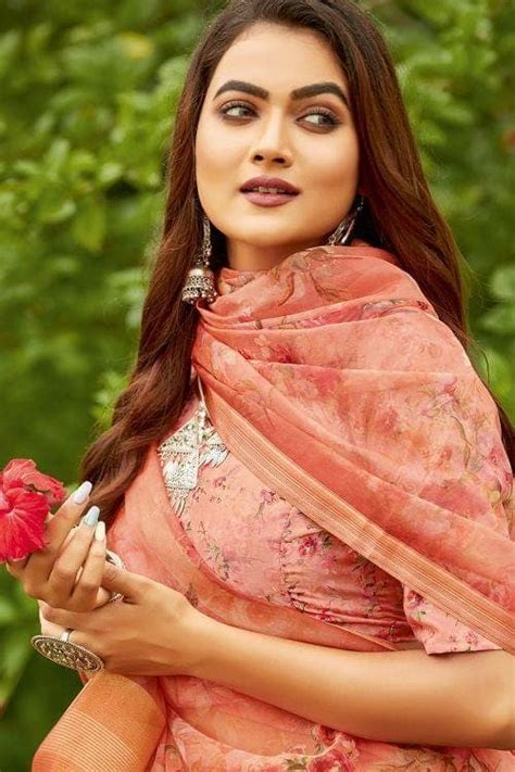 Buy Coral Pink Organza saree online - BEST SILK SAREE STORE – Karagiri