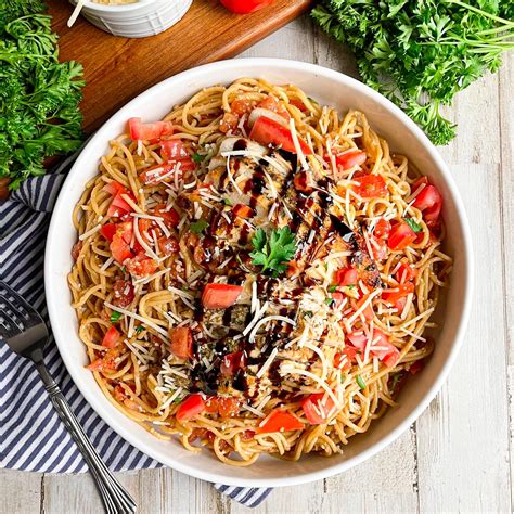 Best Bruschetta Chicken Pasta Recipe | Modernmealmakeover.com