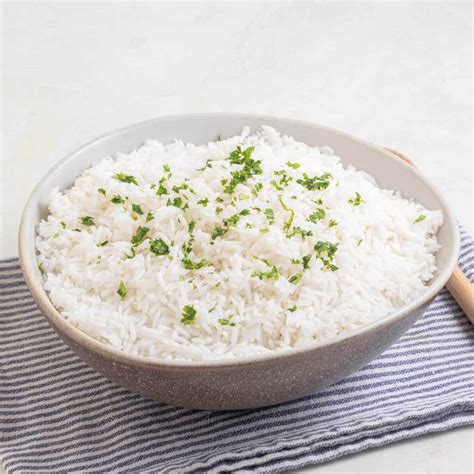 How To Reheat Rice So It Is Not Dry (4 Ways!) - The Yummy Bowl
