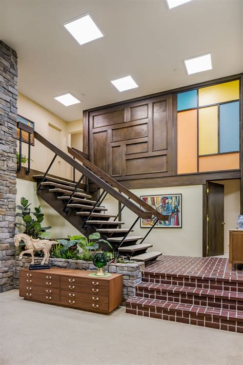 Photo 4 of 9 in The “Brady Bunch” House Lists for $5.5M After a ...