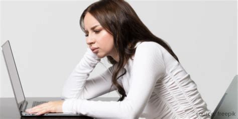 Negative Effects Of Working On A Low Height Table | ज्यादा नीची टेबल पर ...