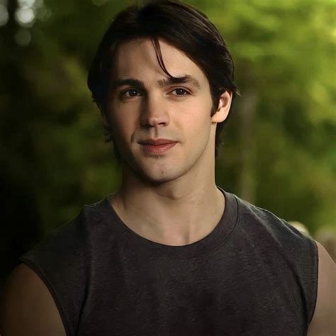 𝗝𝗲𝗿𝗲𝗺𝘆 𝗚𝗶𝗹𝗯𝗲𝗿𝘁 | The vampire diaries jeremy, Steven mcqueen, Jeremy