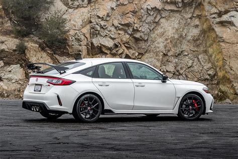 2023 Honda Civic Type R FL5 Review | Hypebeast