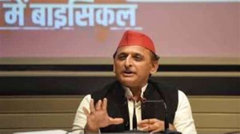 BJP will lose Delhi polls: Akhilesh at Kejriwal roadshow