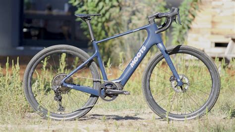 Moots goes carbon and electric: a first look at the Moots Express ...