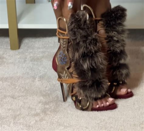 Pin by uniquestylesss on Shoessss in 2025 | Fashion shoes, Lace up ...