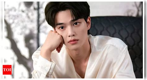 Song Kang makes for an attractive Devil in new stills from 'My Demon ...