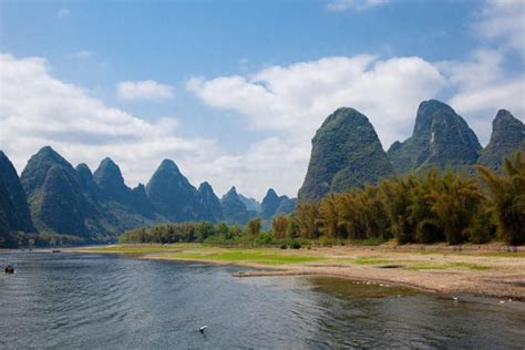 【携程攻略】灵川漓江风景名胜区景点,桂林山水甲天下，说的就是漓江，这里集中了桂林山水的精华，一路景色…