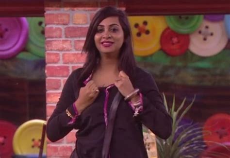 WHAT! Bigg Boss 11 contestant Arshi Khan doesn't wash her panties, says ...