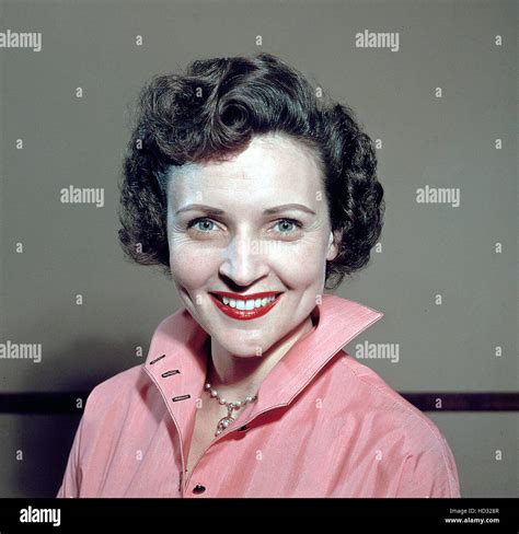 Betty White 1950 40 Photos Of Betty White Through The Years Young