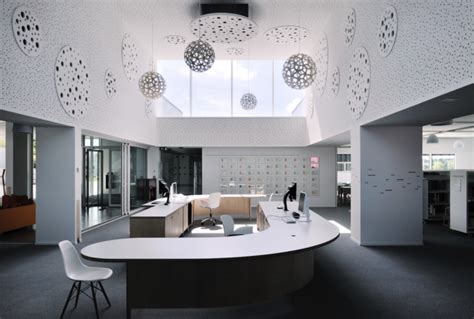 Library Front Desk 的图像结果