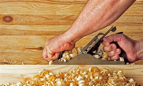Using a Hand Planer 的图像结果