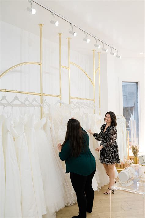 What to wear when wedding dress shopping 60 photos - Astyledwedding.com